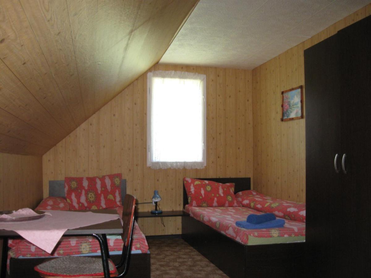 Podina Guest House Poiana Horea Exteriör bild